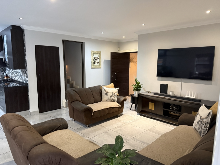 3 Bedroom Property for Sale in Boschdal North West